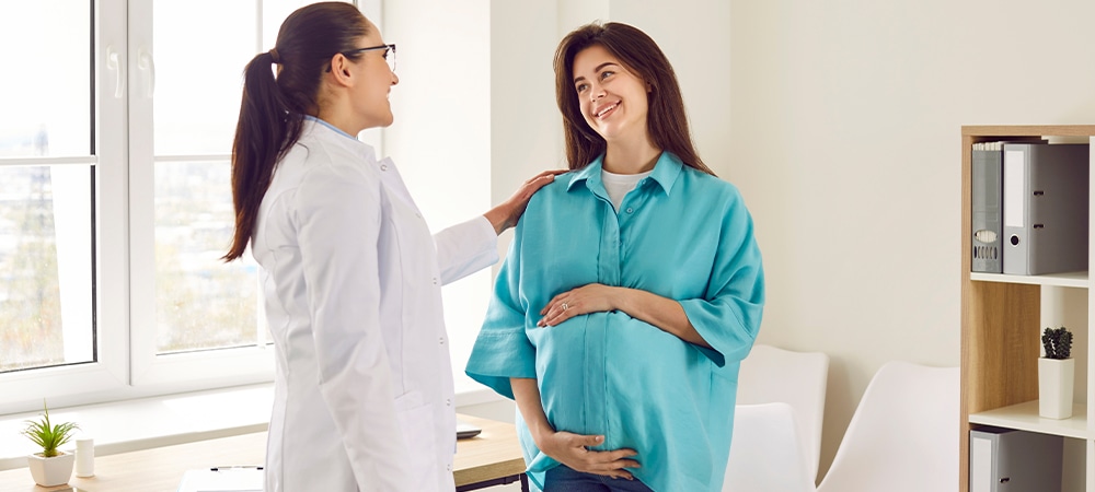 professional healthcare with pregnant women